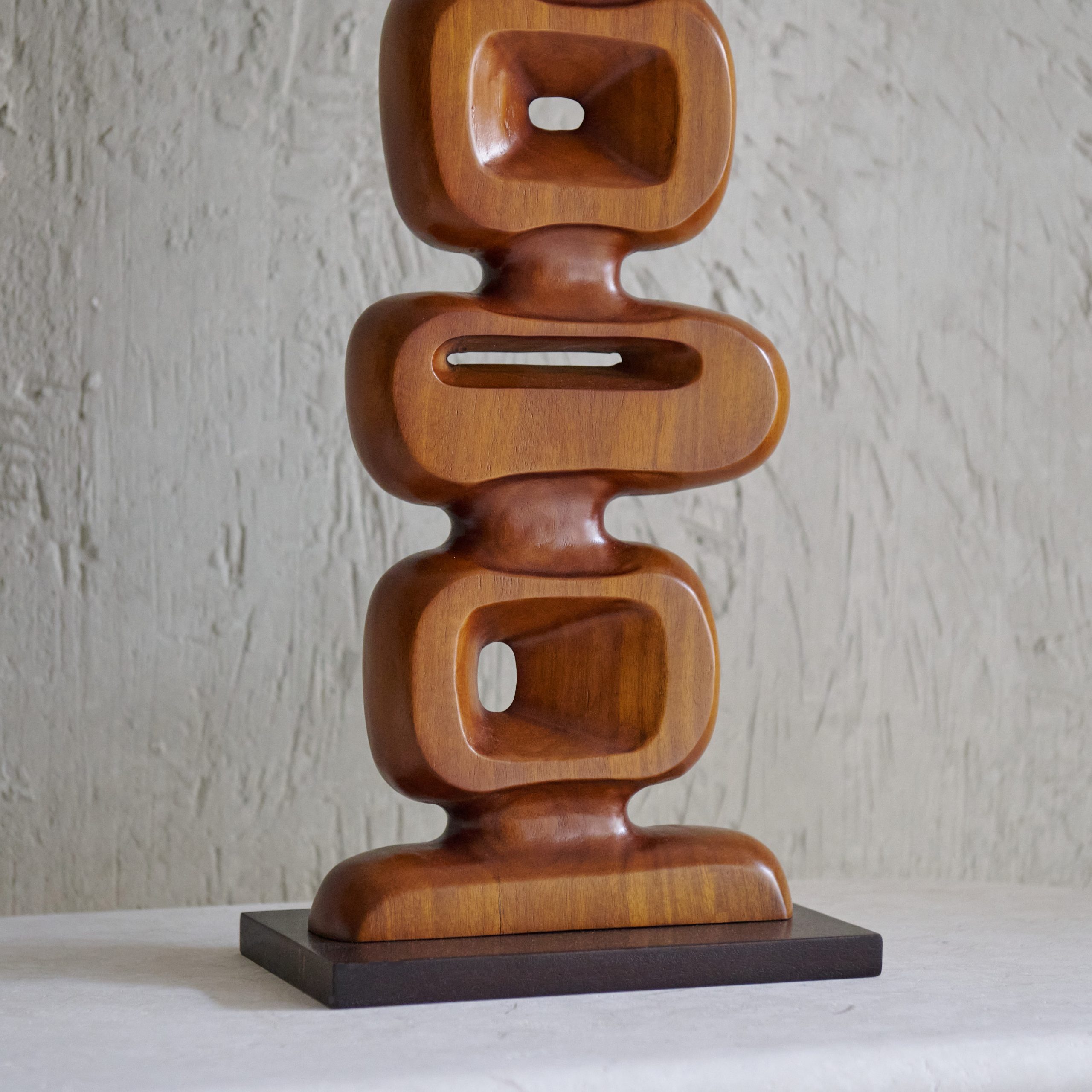 escultura tallada en madera